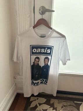 Oasis White T-Shirt Size Medium 2025 Tour